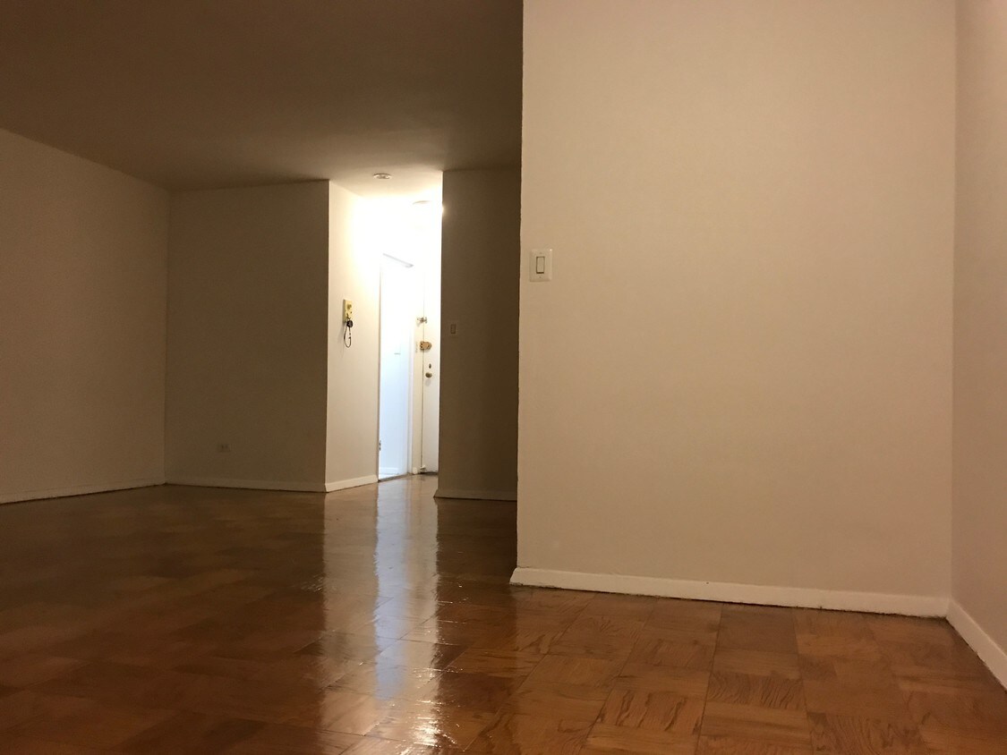 Foto principal - 250 E 35th St