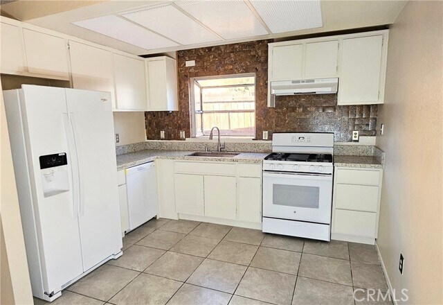 Foto del edificio - 11837 Rancherias Dr