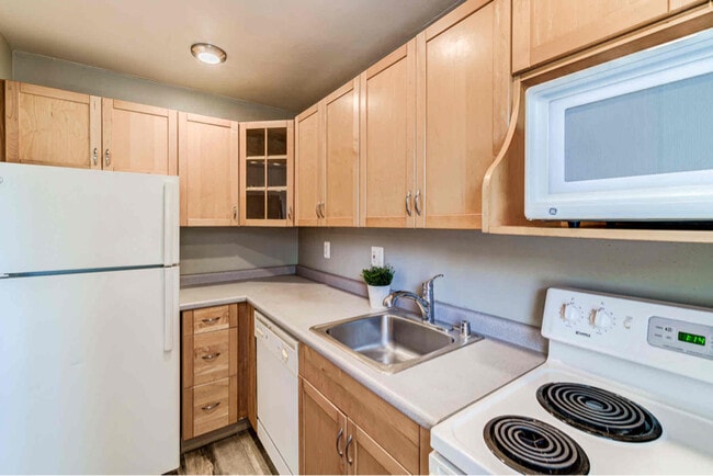 Photo - 109 E Glebe Rd Apartment