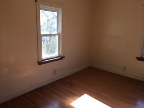 Building Photo - 939 Shady Ave
