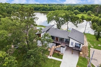 Building Photo - 407 Brook Hollow Dr