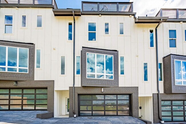 Foto del edificio - 1301 Baptist World Center Dr