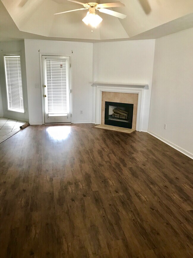 Foto del edificio - 6524 Taylor Ridge Rd