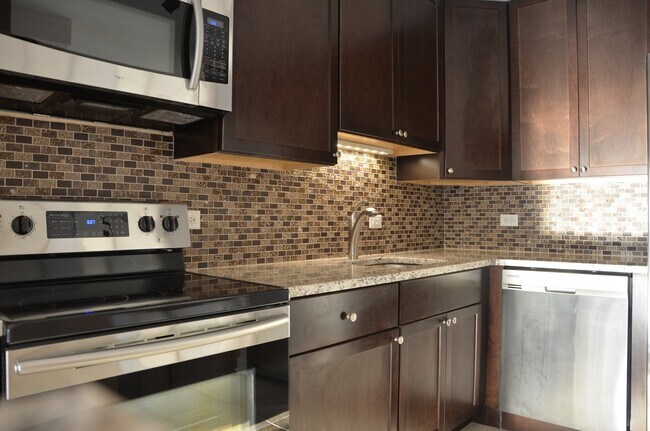 Foto del edificio - 1660 N LaSalle Dr