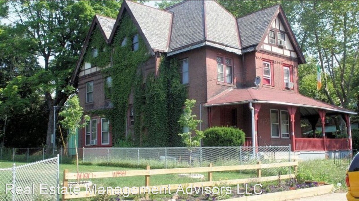 Building Photo - 4834 Penn St