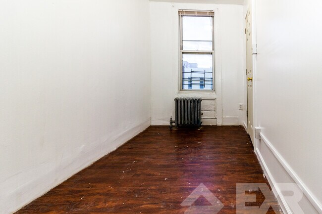 Building Photo - 36 Kossuth Pl