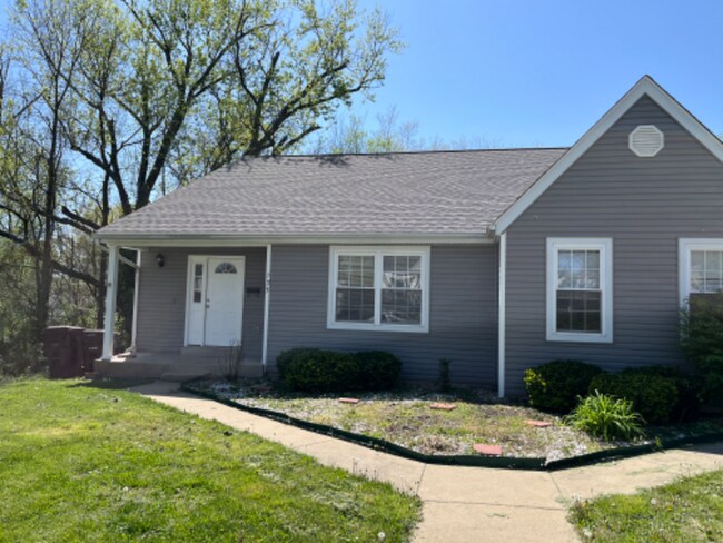 Building Photo - 135 Creech St