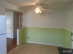 Building Photo - 1005 Wallhalla St