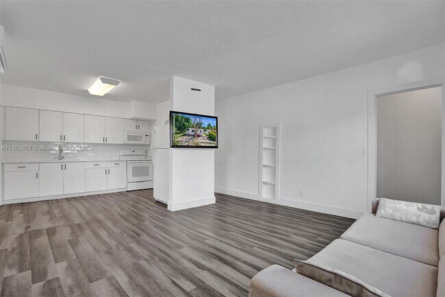 Foto del edificio - 1140 NE 111th St