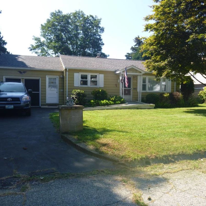 23 Luce Ave, East Lyme, CT 06357