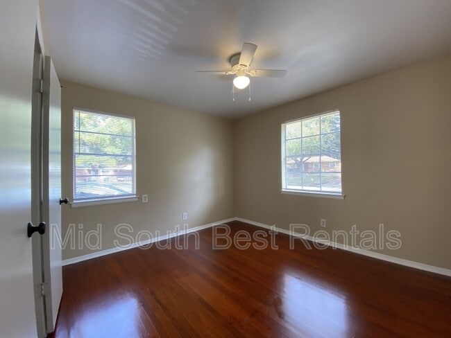 Building Photo - 3813 Townsend Ave