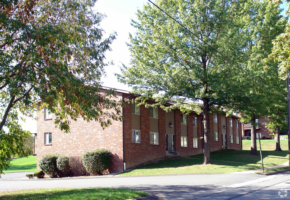 204 Hook St, Mars, PA 16046 Apartments in Mars, PA