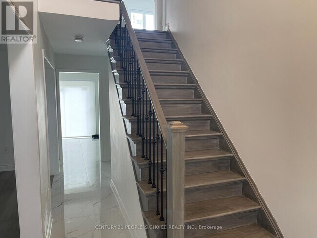 Building Photo - 33 Springhurst Ave