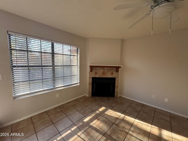 Foto del edificio - 4901 E Kelton Ln