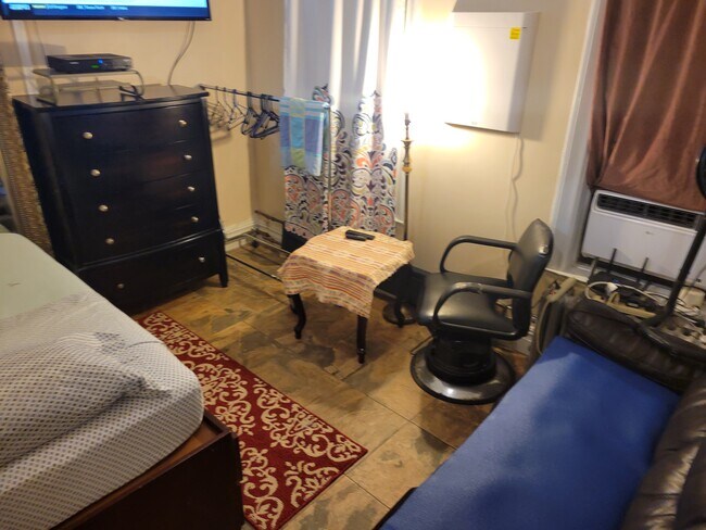 Foto del edificio - 475 E 94th St
