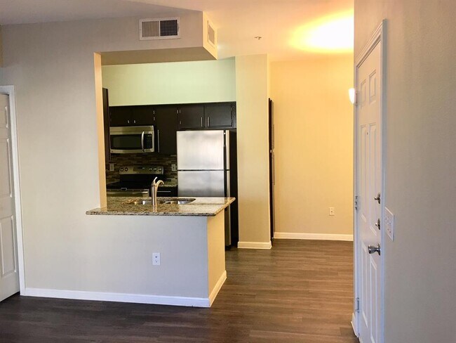 Foto del edificio - 2320 Gracy Farms Ln