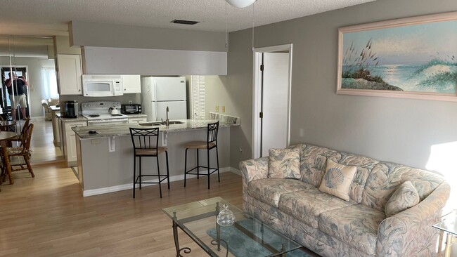 Building Photo - Furnished Annual Rental