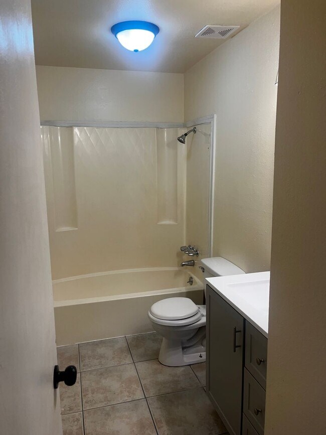 Foto del edificio - Pre-Leasing- House For Rent In Brush!
