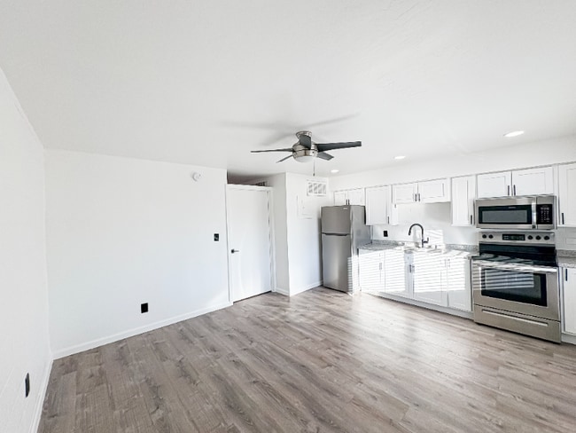 Photo - 1110 E Highland Ave Apartment