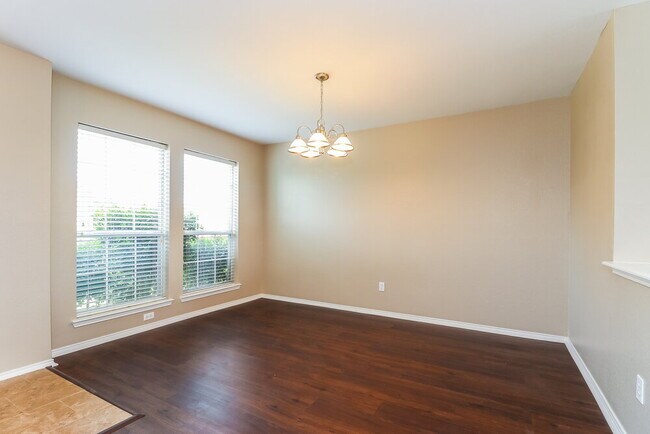 Foto del edificio - 9316 Liberty Crossing Dr