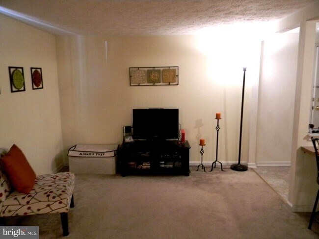 Foto del edificio - 8028 Abbey Ct