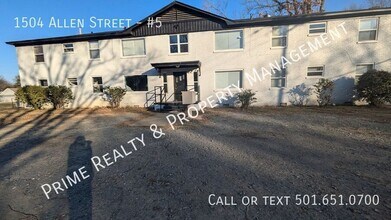 Building Photo - 1504 Allen St