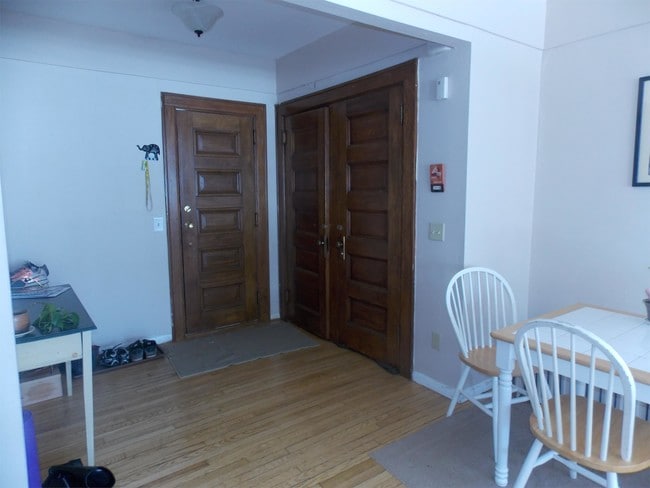 Photo - 216 Campbell St