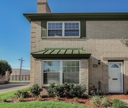 Building Photo - 5548 E 46th St