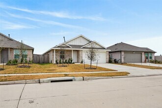 Building Photo - 6523 Water Oak Grn Ln