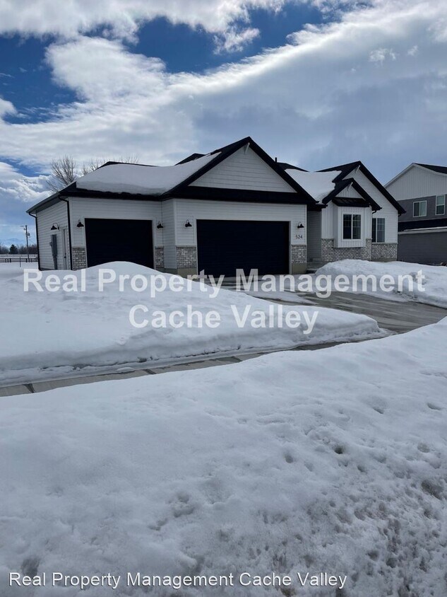 Foto principal - 6 br, 3 bath House - 524 W 3600 S