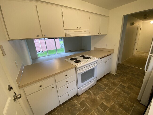 Building Photo - 507 97th Dr NE
