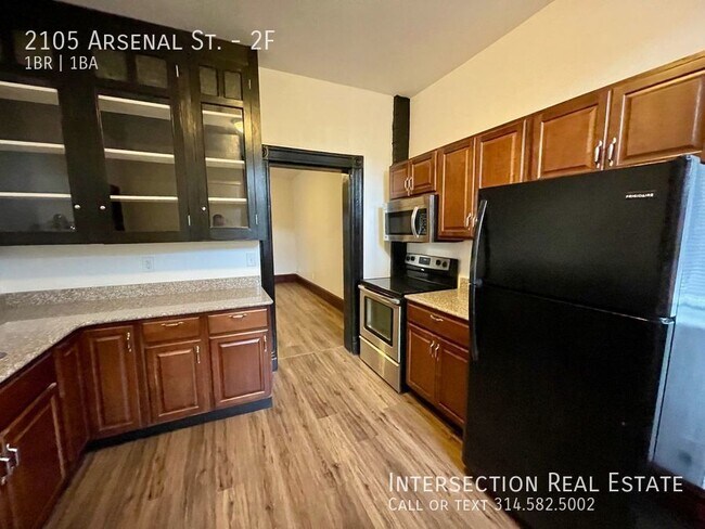 Building Photo - 2105 Arsenal St