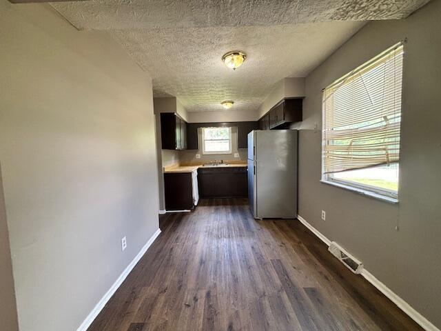 Foto del edificio - 2621 Woodsedge Rd