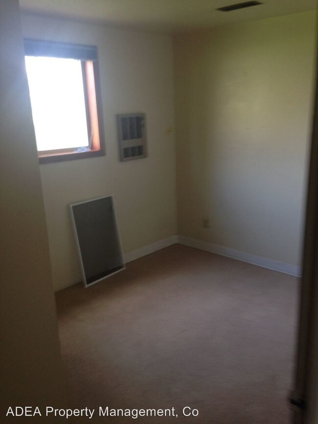 Foto del edificio - 3 br, 1.5 bath House - 24 Russell Court South