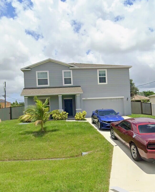 Building Photo - 3801 SW Hablow St