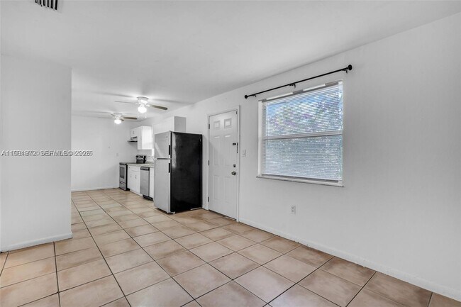 Foto del edificio - 8315 NE Miami Ct