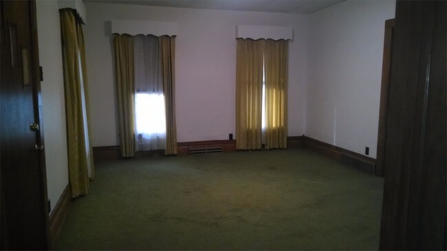 Foto del edificio - 732 E Center St