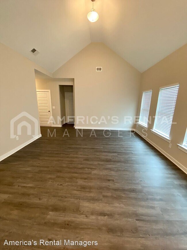 Foto del edificio - 4 br, 2 bath House - 115 Ballington Way