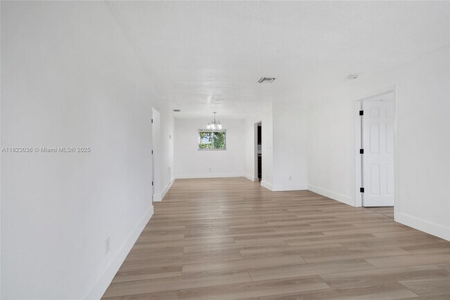 Foto del edificio - 2530 NW 26th Ave