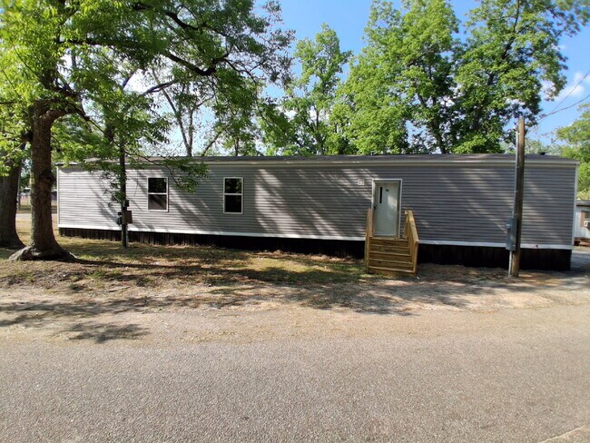Building Photo - ???? RENT-TO-OWN OPPORTUNITY  Fredrick St – Hands On Homes  MHP