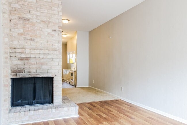 Foto del edificio - 7922 Grow Ln