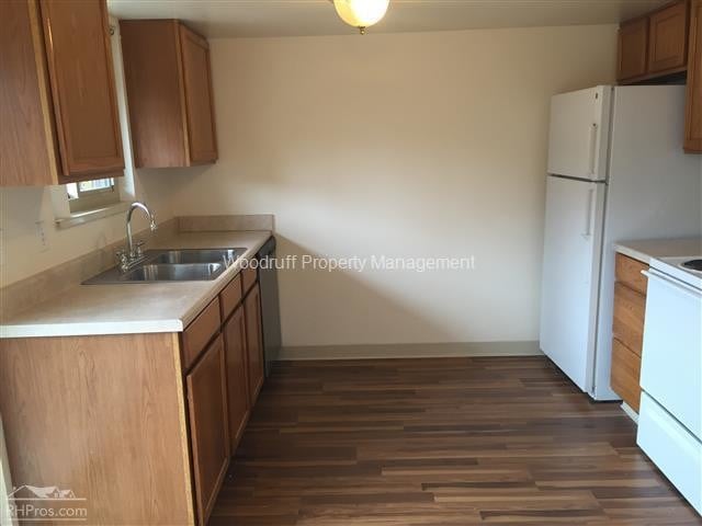 Building Photo - 2 Bed, 1.5 Bath 2 Story Townhome Ready Now!
