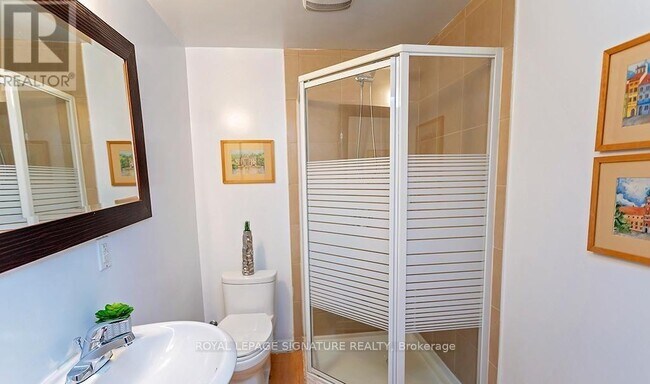 Photo du bâtiment - 2814 Windjammer Rd