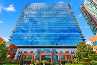 Building Photo - 1000 S Clark St