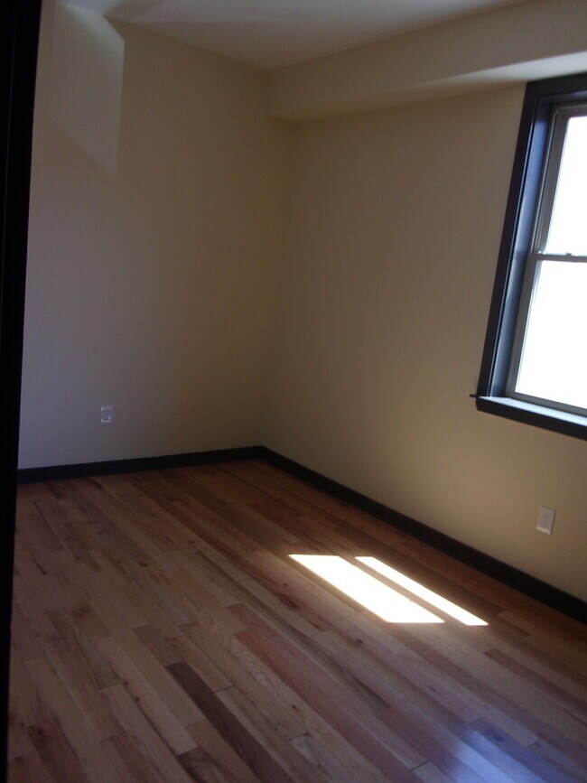 Photo - 1911 N Gratz St Apartment