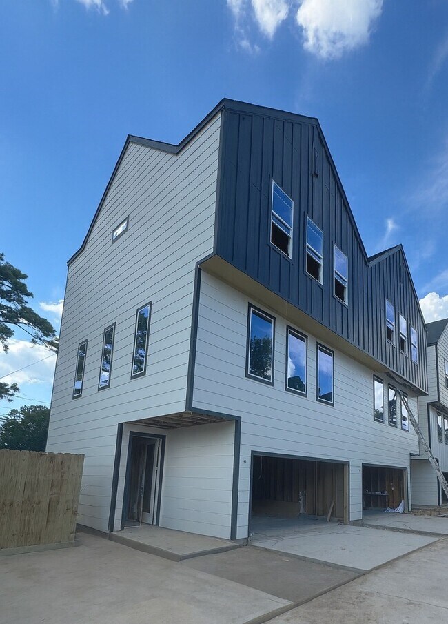 Foto del edificio - 5320 Chas Ln