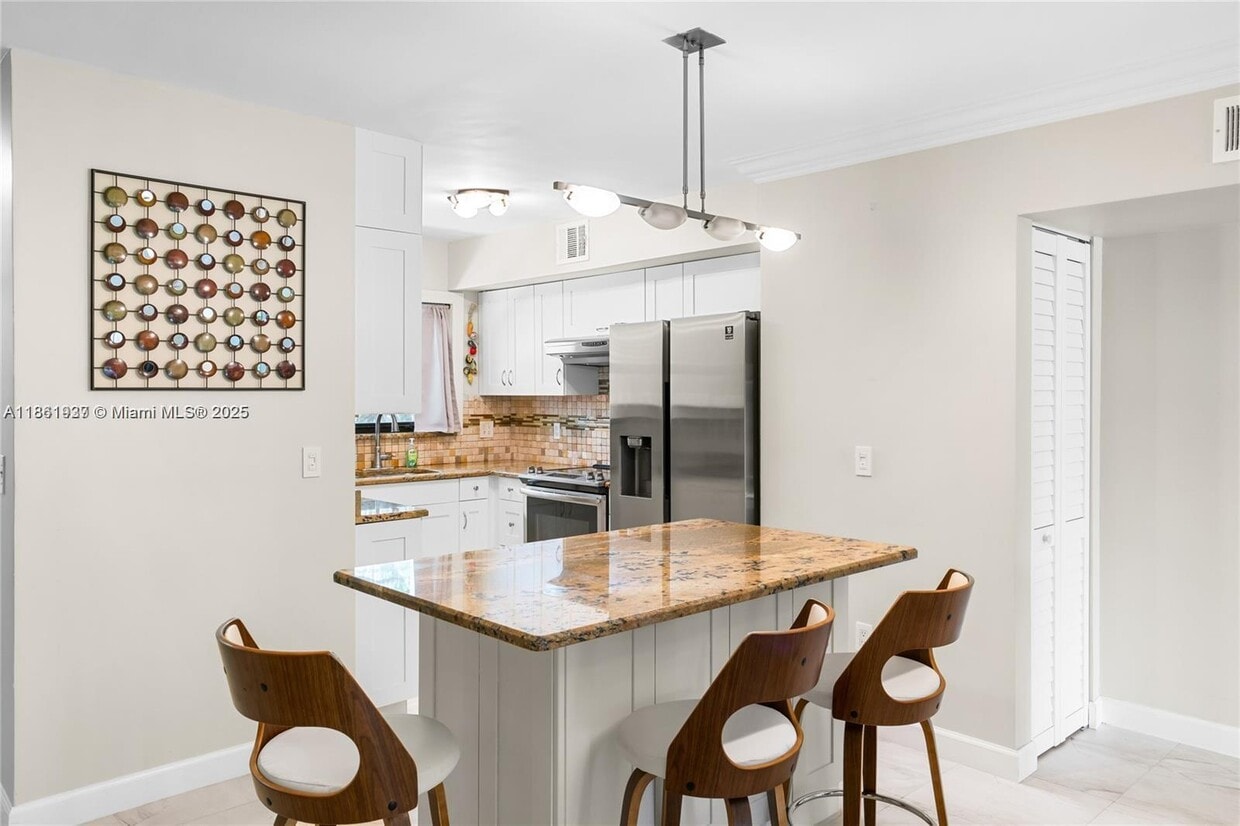 Foto principal - 2159 N 14th Ave