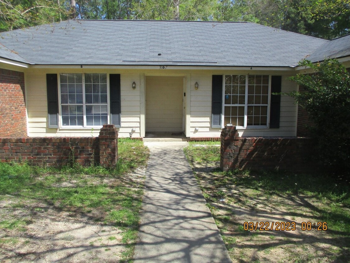Foto principal - 3107 Fernridge Dr