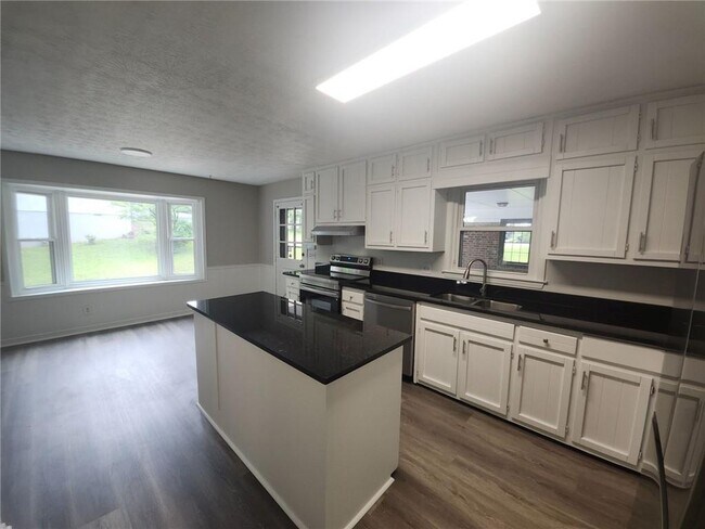 Foto del edificio - 4277 Bramwell Dr