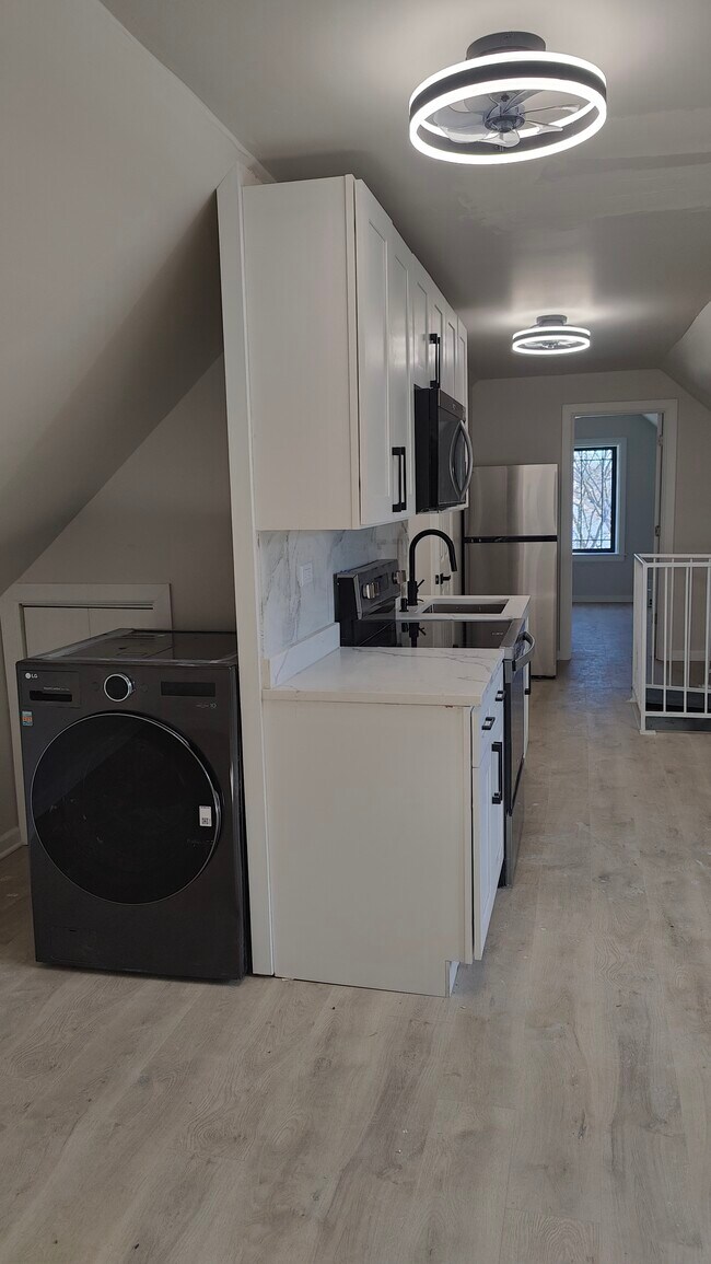 Foto del edificio - 3038 W 40th St